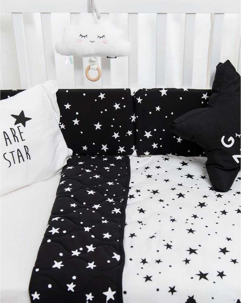 סט מצעים למיטת תינוק מבית מיננה - שחור כוכבים